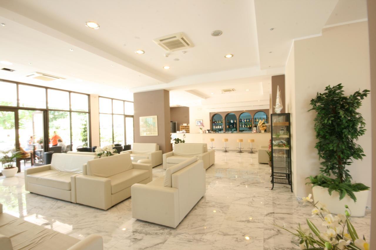Hotel Excelsior กัตตอลิกา ภายนอก รูปภาพ