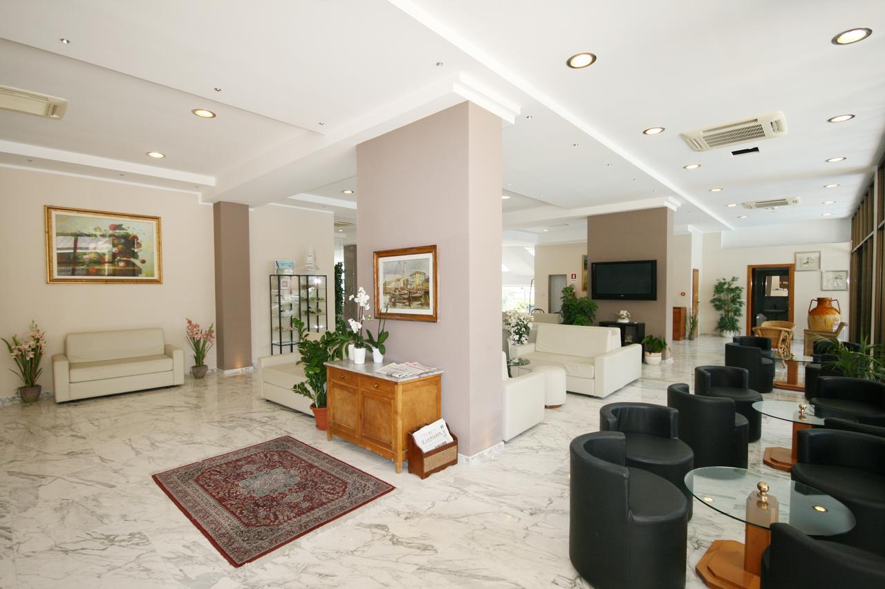 Hotel Excelsior กัตตอลิกา ภายนอก รูปภาพ