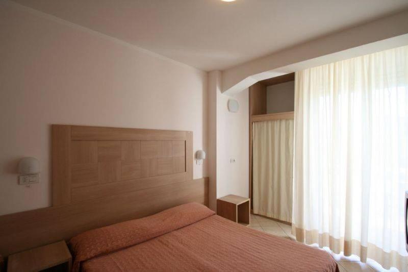 Hotel Excelsior กัตตอลิกา ภายนอก รูปภาพ